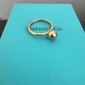 Tiffany & Co. 18k Yellow Gold small hardware ball ring size 9.25
